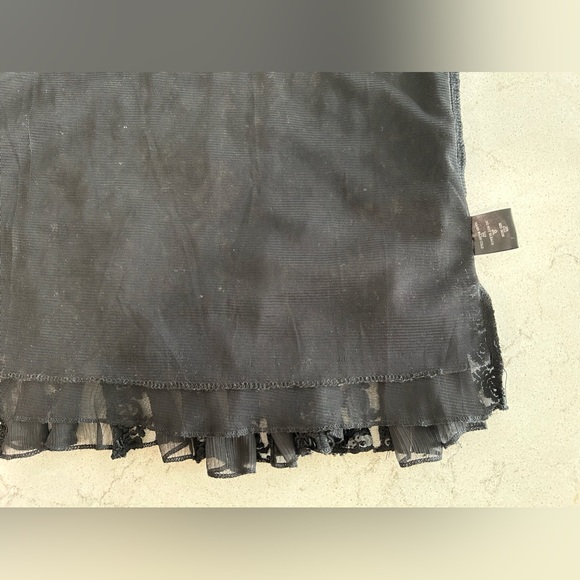 Beautifully elegant sequined top
Silk polyester spandex. Impeccable condition. M - Picture 4 of 6